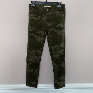 Camouflage Levi Jeans